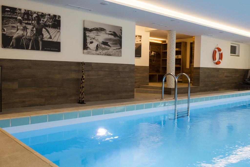 Hotel Garni Entstrasser Kitzbuhel Bagian luar foto