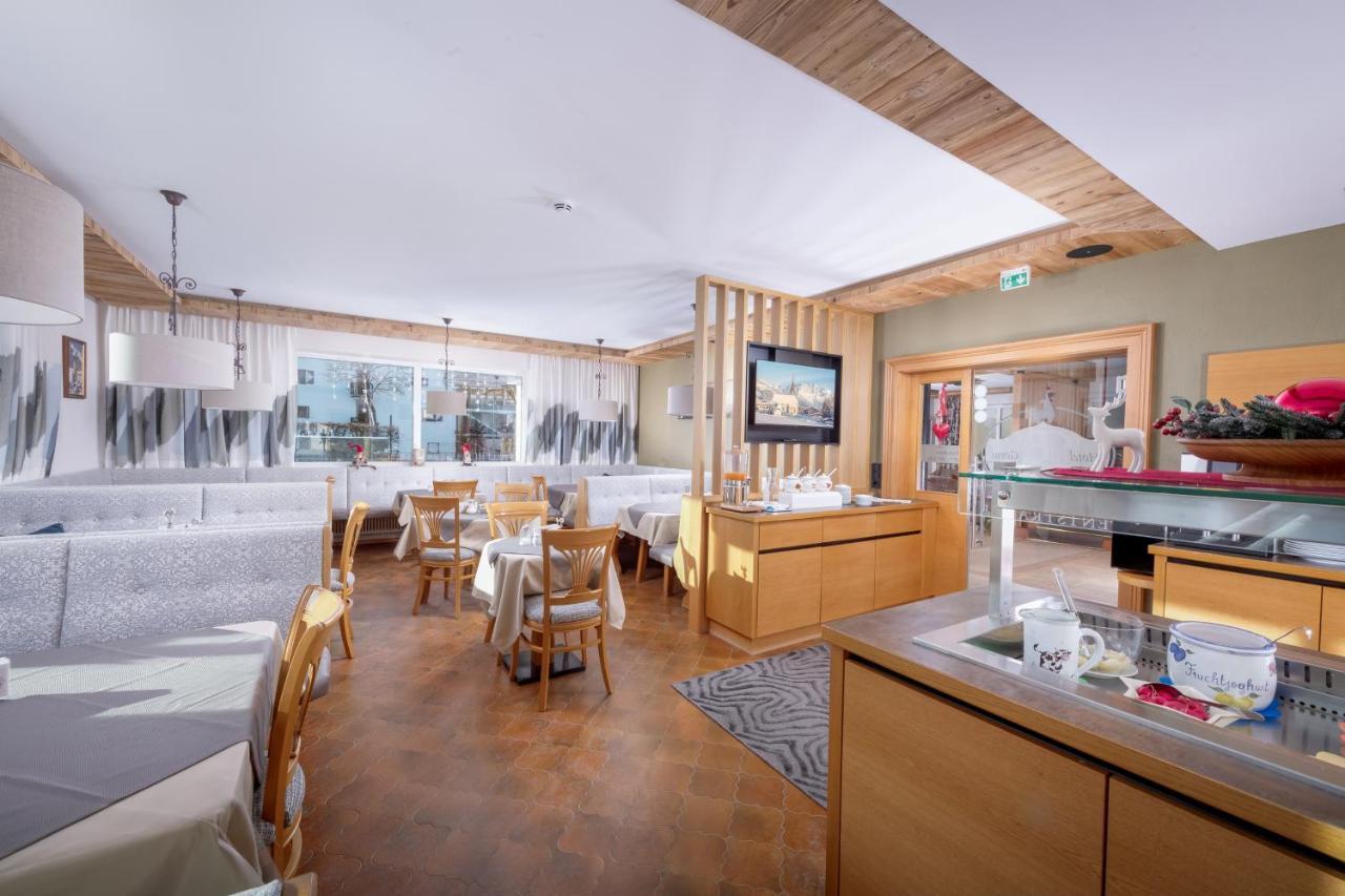 Hotel Garni Entstrasser Kitzbuhel Bagian luar foto