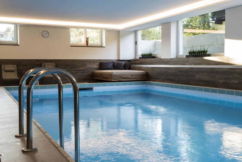 Hotel Garni Entstrasser Kitzbuhel Bagian luar foto