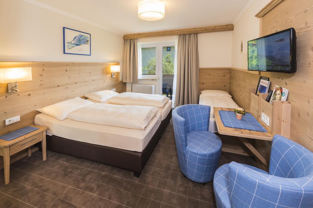 Hotel Garni Entstrasser Kitzbuhel Bagian luar foto