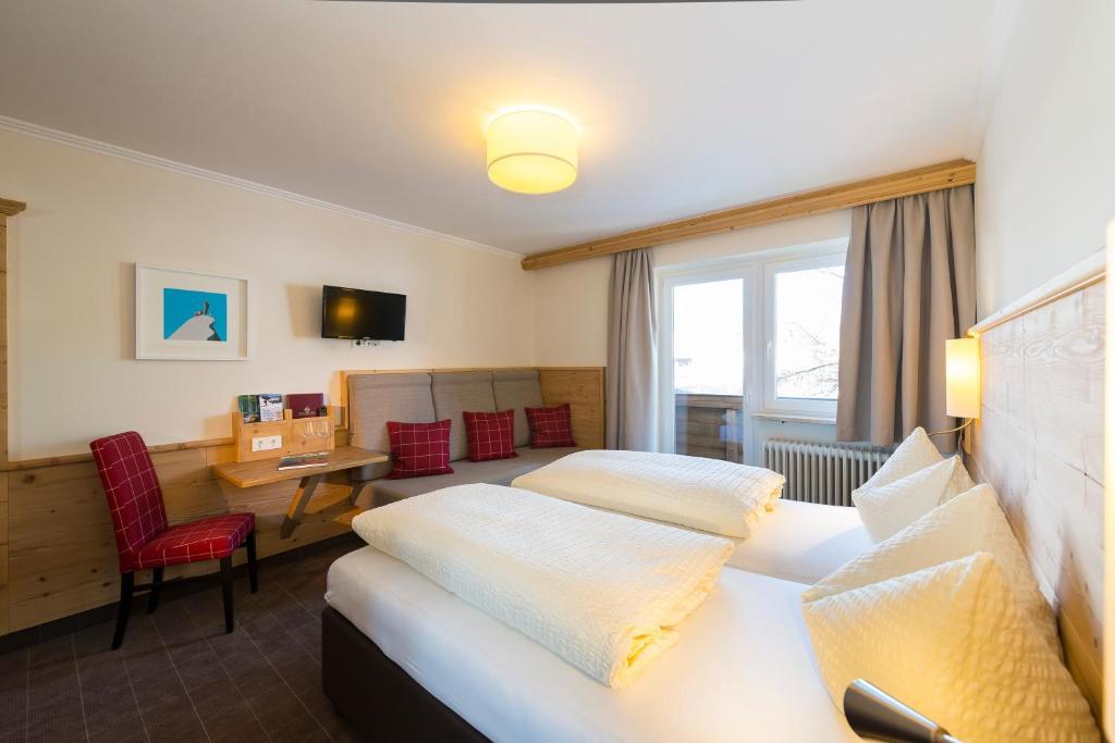 Hotel Garni Entstrasser Kitzbuhel Ruang foto