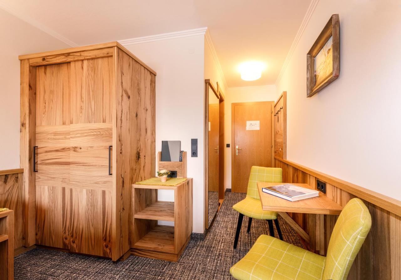 Hotel Garni Entstrasser Kitzbuhel Bagian luar foto