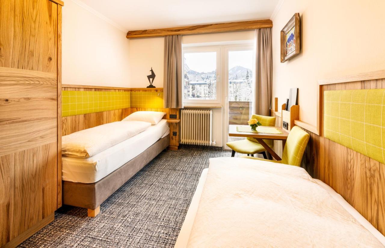 Hotel Garni Entstrasser Kitzbuhel Bagian luar foto