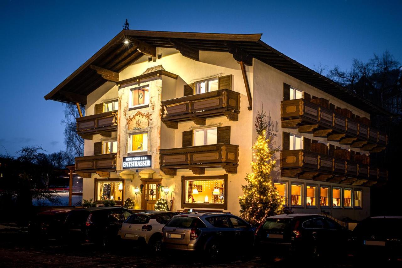 Hotel Garni Entstrasser Kitzbuhel Bagian luar foto